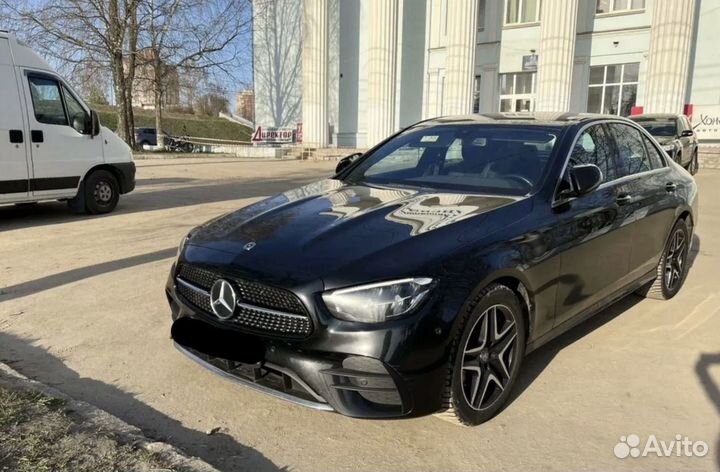 Сдаем E class бизнес такси