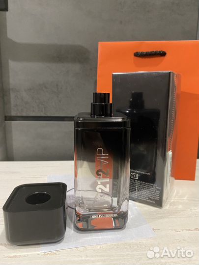 Carolina herrera 212 vip мужские