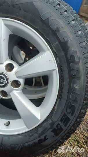 Bridgestone Ice Cruiser 7000 215/65 R16