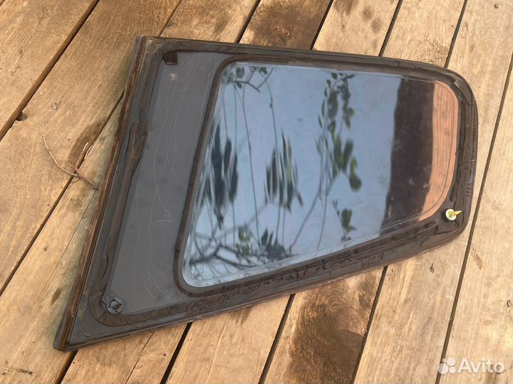 Форточка задняя левая Subaru Tribeca b9 w10
