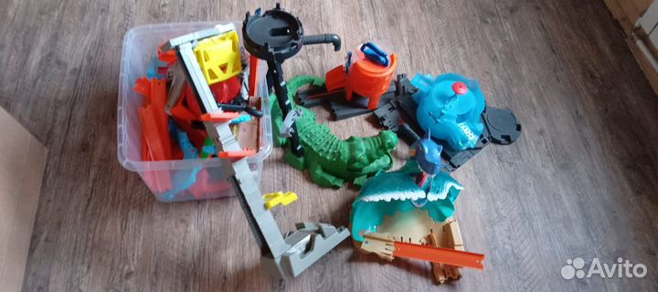 Продам наборы Hot Wheels