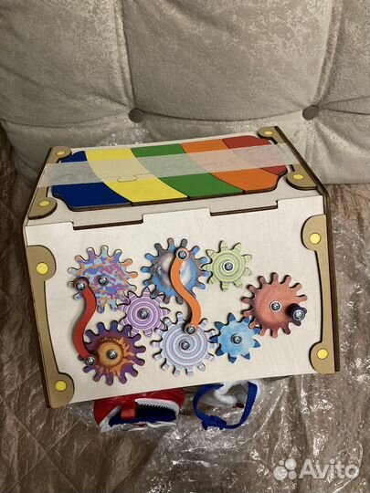 Бизидом бизиборд Дом со светом Времена года