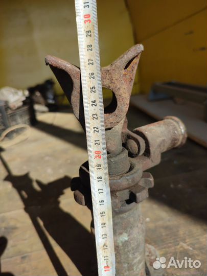 Домкрат винтовой УАЗ