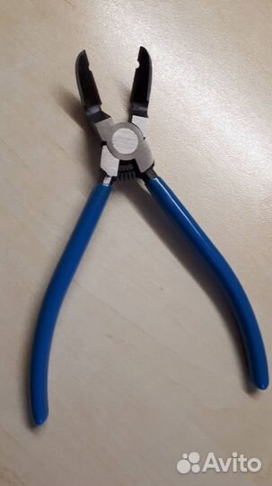 Съемник пластиковых клипс