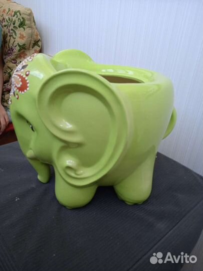 Горшок для цветов, слон