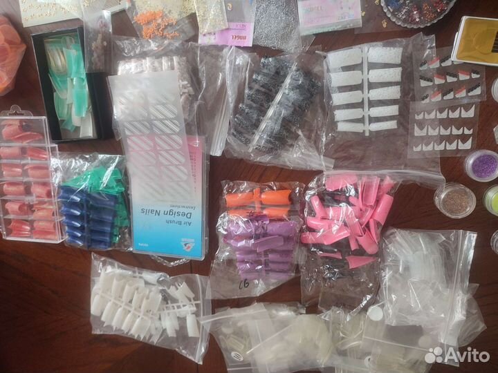 Для наращивания и дизайна ногтей материал