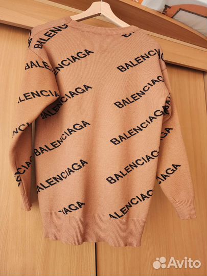 Свитер женский