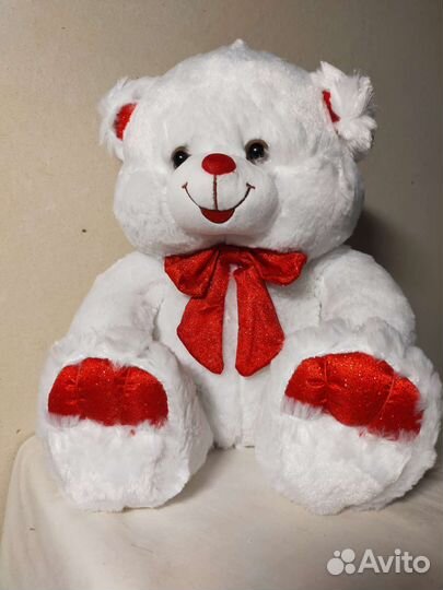 Медведь плюшевый