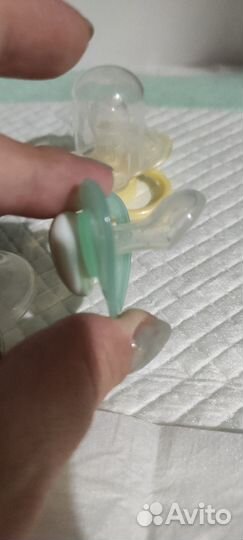 Бутылочки и пустышки