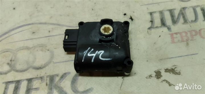Моторчик заслонки печки Audi A8 D3 4E 2004-2010
