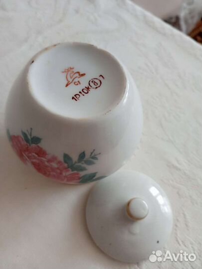 Фарфоровая сахарница