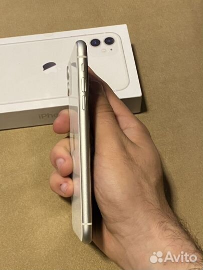 iPhone 11, 64 ГБ