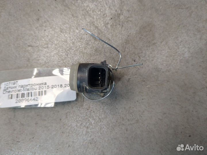 Датчик парктроника Chevrolet Malibu, 2017