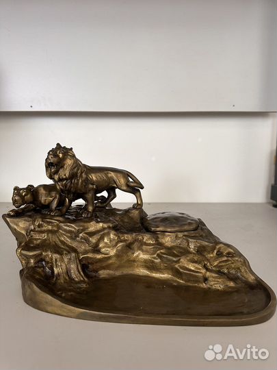 Чернильница венская бронза лев и львица