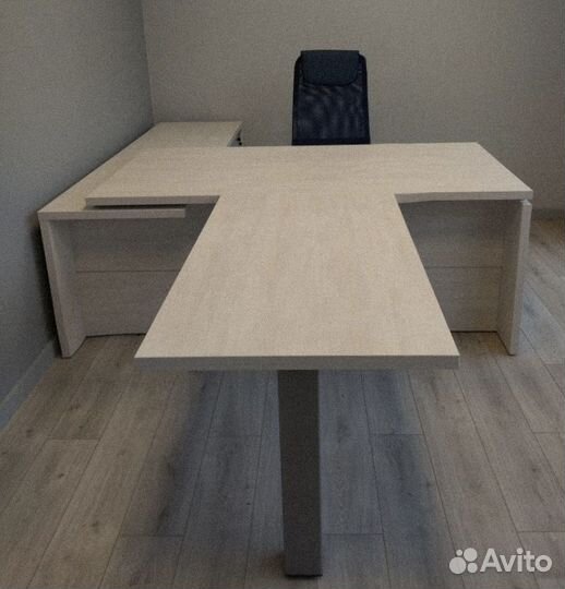 Стол руководителя угловой с приставкой и тумбой