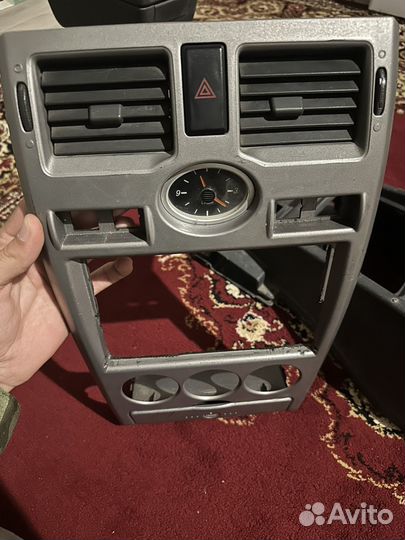 Консоль priora 1 и бар