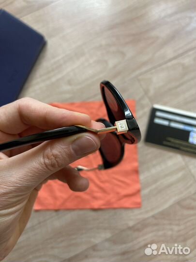 Солнцезащитные очки Fendi