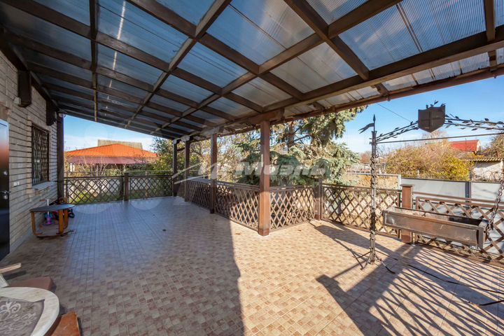 Дом 277 м² на участке 12 сот.