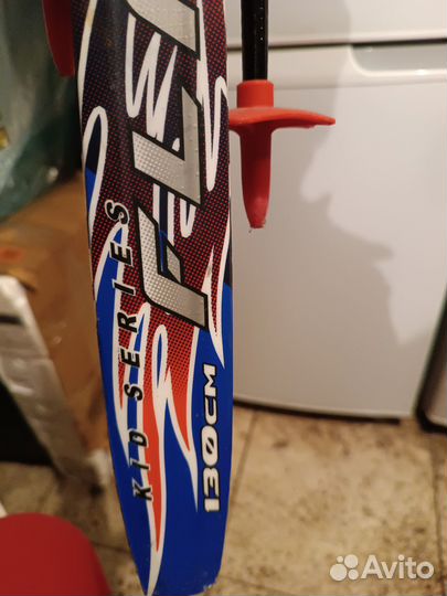 Лыжи детские ботинки и палки в комплекте