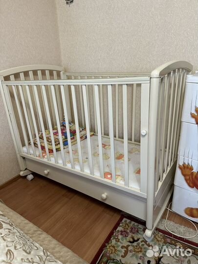 Детская кроватка