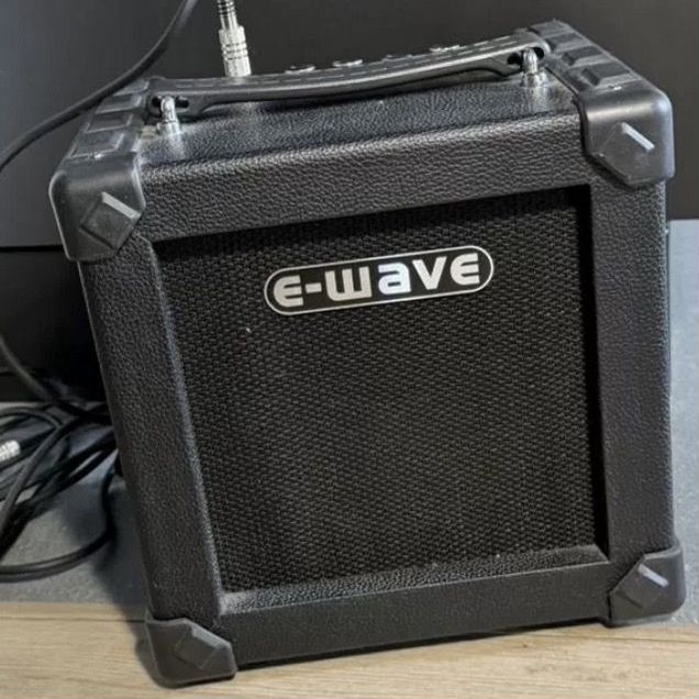 Комбоусилитель e-wave mg-15 для гитары