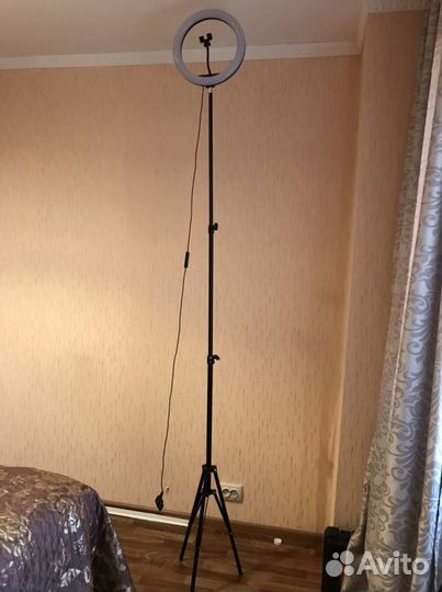 Кольцевая лампа со штативом