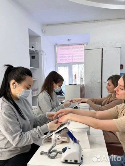 Ищем мастера маникюра в салон