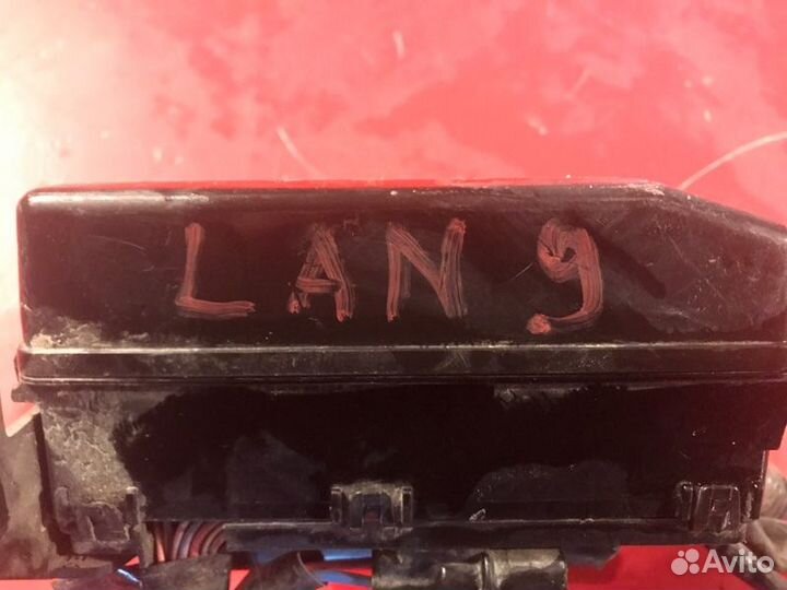 Блок предохранителей Mitsubishi Lancer 9