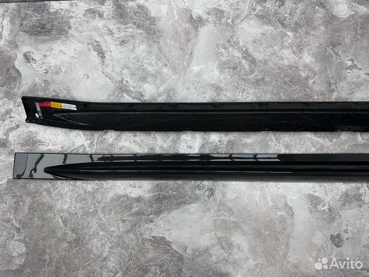 Лезвия на пороги BMW G82 OEM стиль сухой карбон