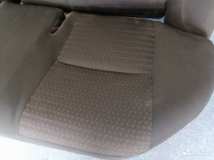 Сиденье заднее Toyota Corolla E150