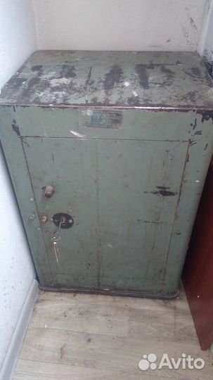 Продам сейф размером 70*50*40