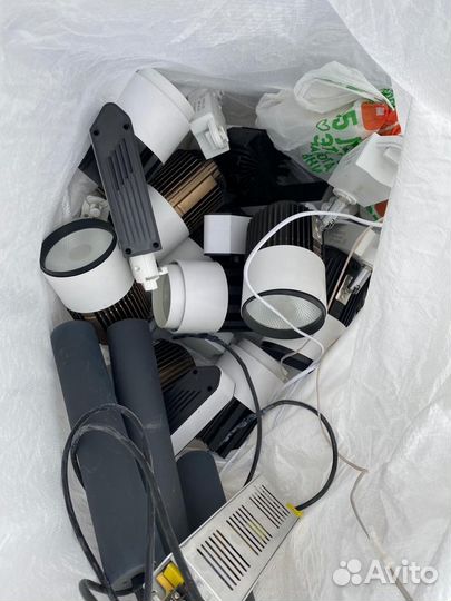 Трековые светильники на шинопроводе бу