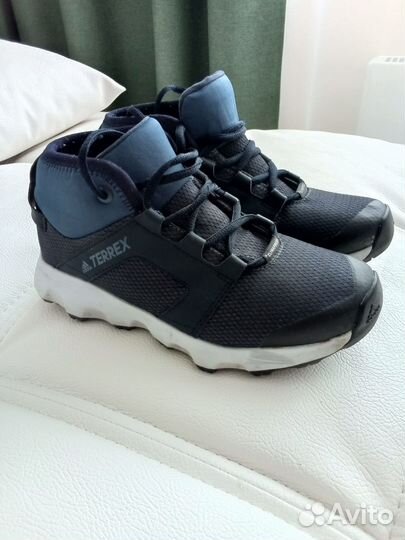 Кроссовки женские демисезонные