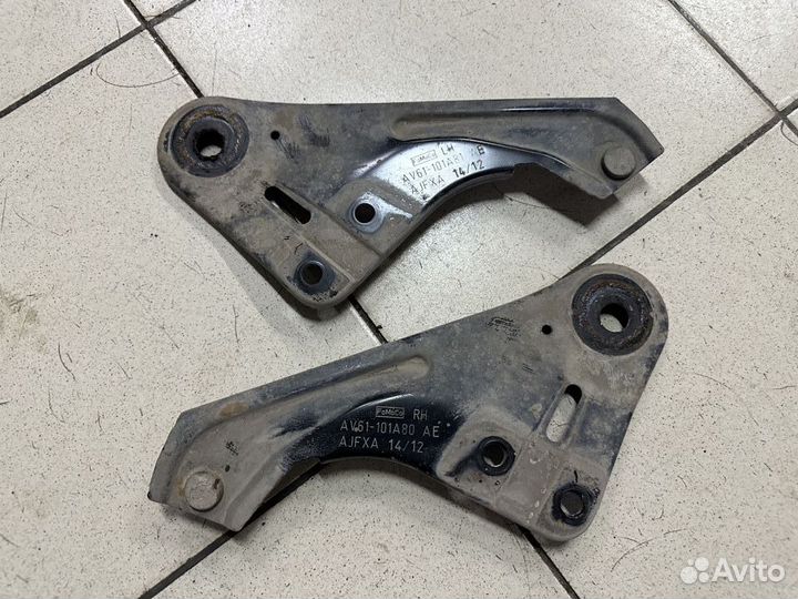 Кронштейн передней балки Форд Фокус 3 Ford Focus 3