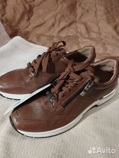 Кроссовки женские новые кожа размер 36