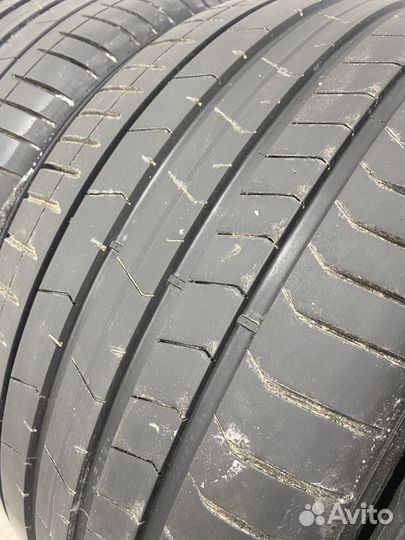 Pirelli P Zero PZ4 275/40 R21 и 315/35 R21