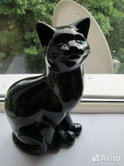 Статуэтка чёрная кошка