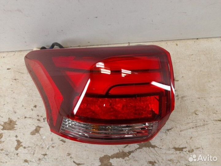 Фонарь левый Mitsubishi Outlander 3 2015