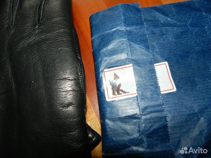 Перчатки женские кожаные новые