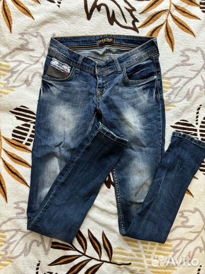 Джинсы женские