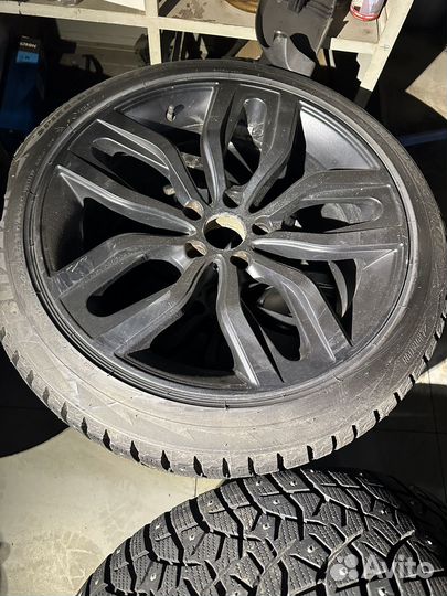 Зимние колеса R20 с шипованной резиной