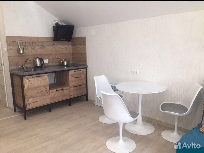 Стол Tulip, стулья проданы