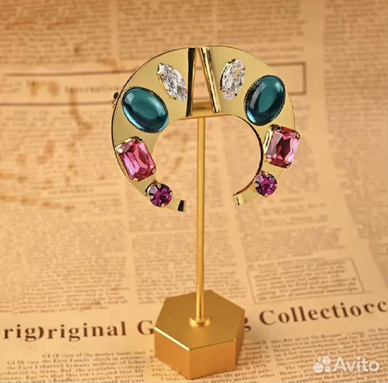 Серьги со стразами камнями