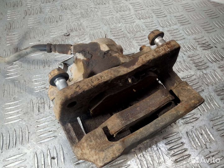 Суппорт передний левый Chery Tiggo t11 2.4