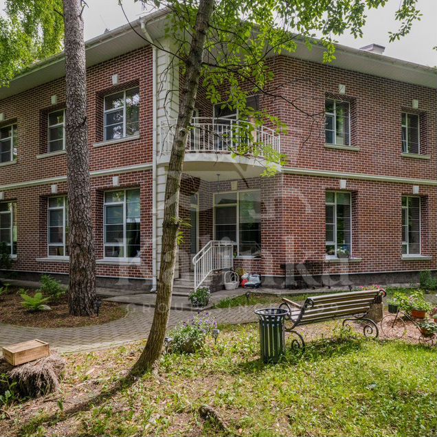 Таунхаус 927,3 м² на участке 31,7 сот.