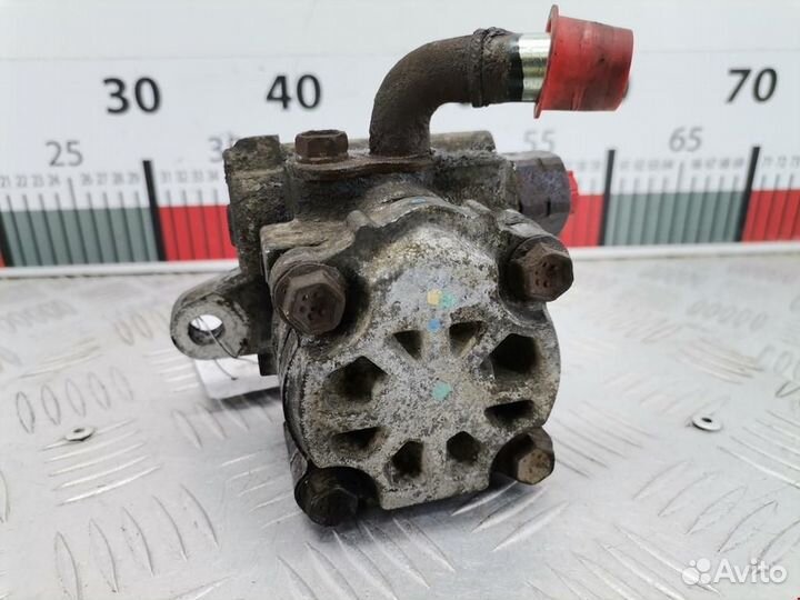 Насос гидроусилителя руля Toyota Hilux 7 2007