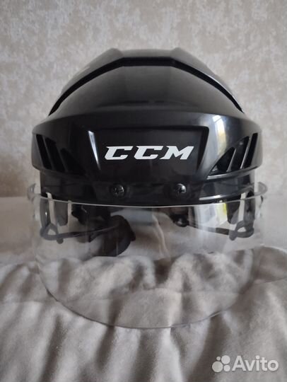 Хоккейный шлем