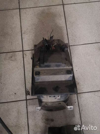 Подкрылок задний Kawasaki ZZR 400 1