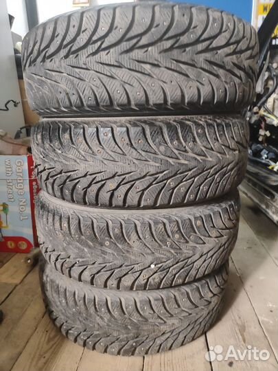 Yokohama Ice Guard Stud IG55 215/60 R17 100T