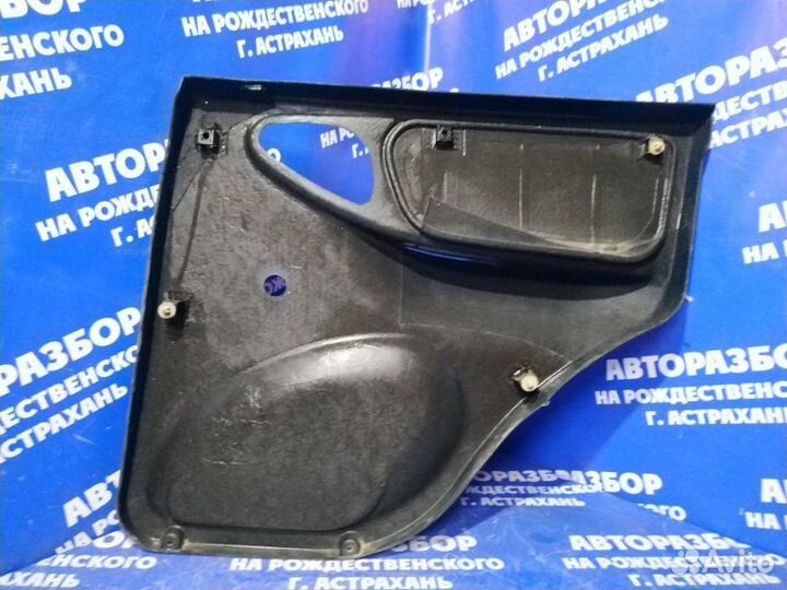 Задняя левая обшивка двери Chevrolet Niva